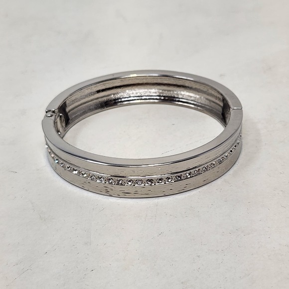 Real Collectibles by Adrienne Silver Tone Diamonte Hinge Clamper Bracelet Oval - Picture 3 of 8